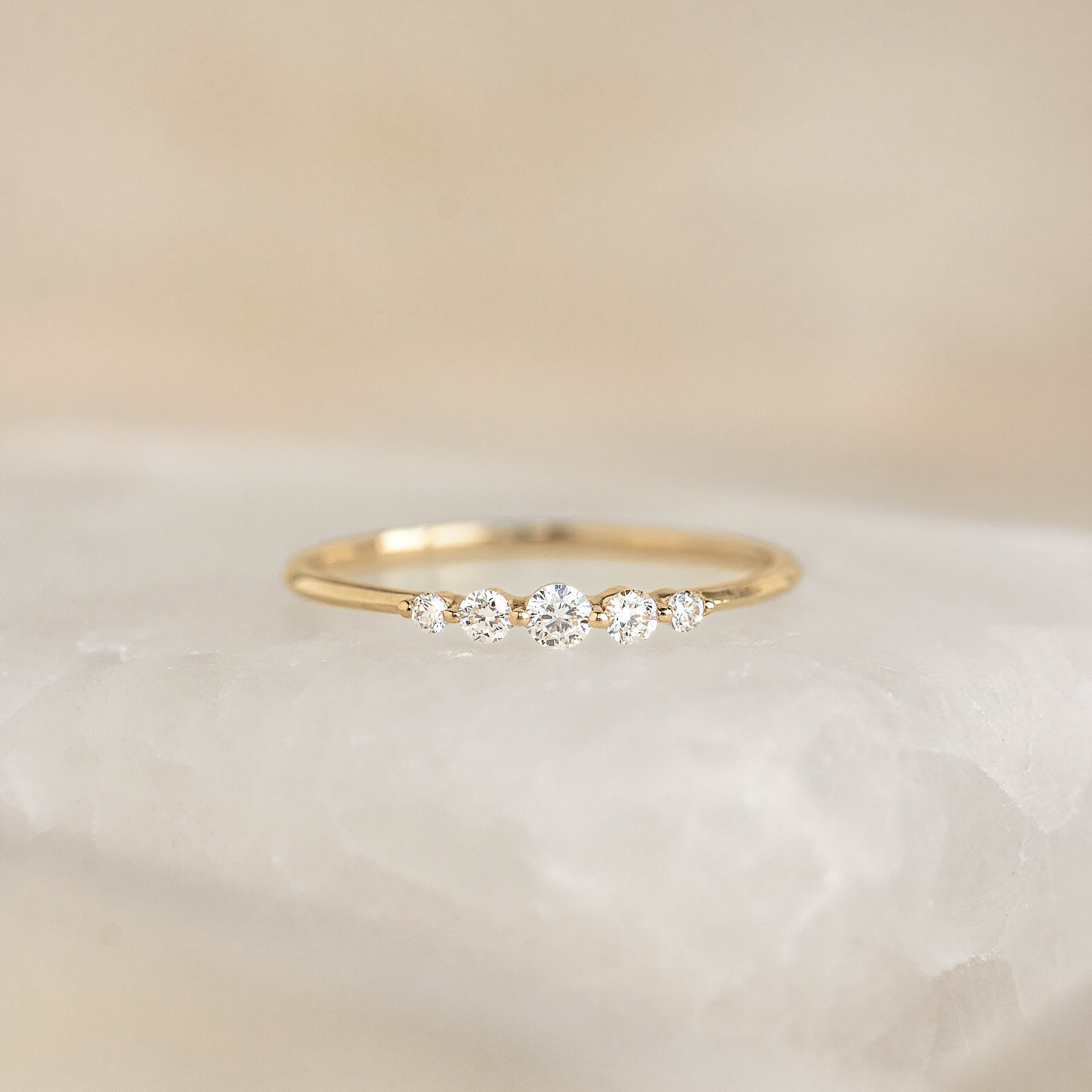 14k gold ring fashion with a small diamond