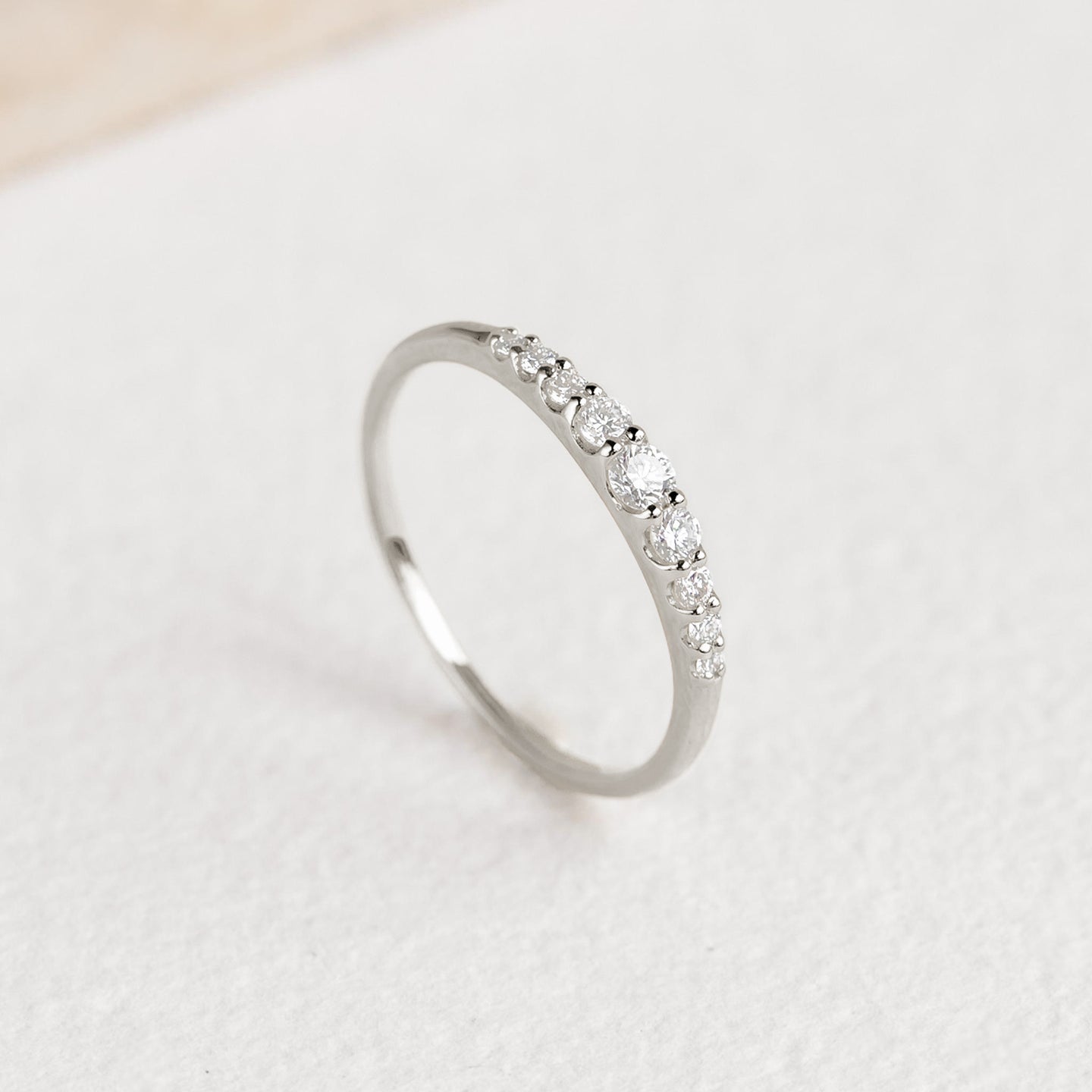 Graduated Diamond Ring White Gold - Zoe