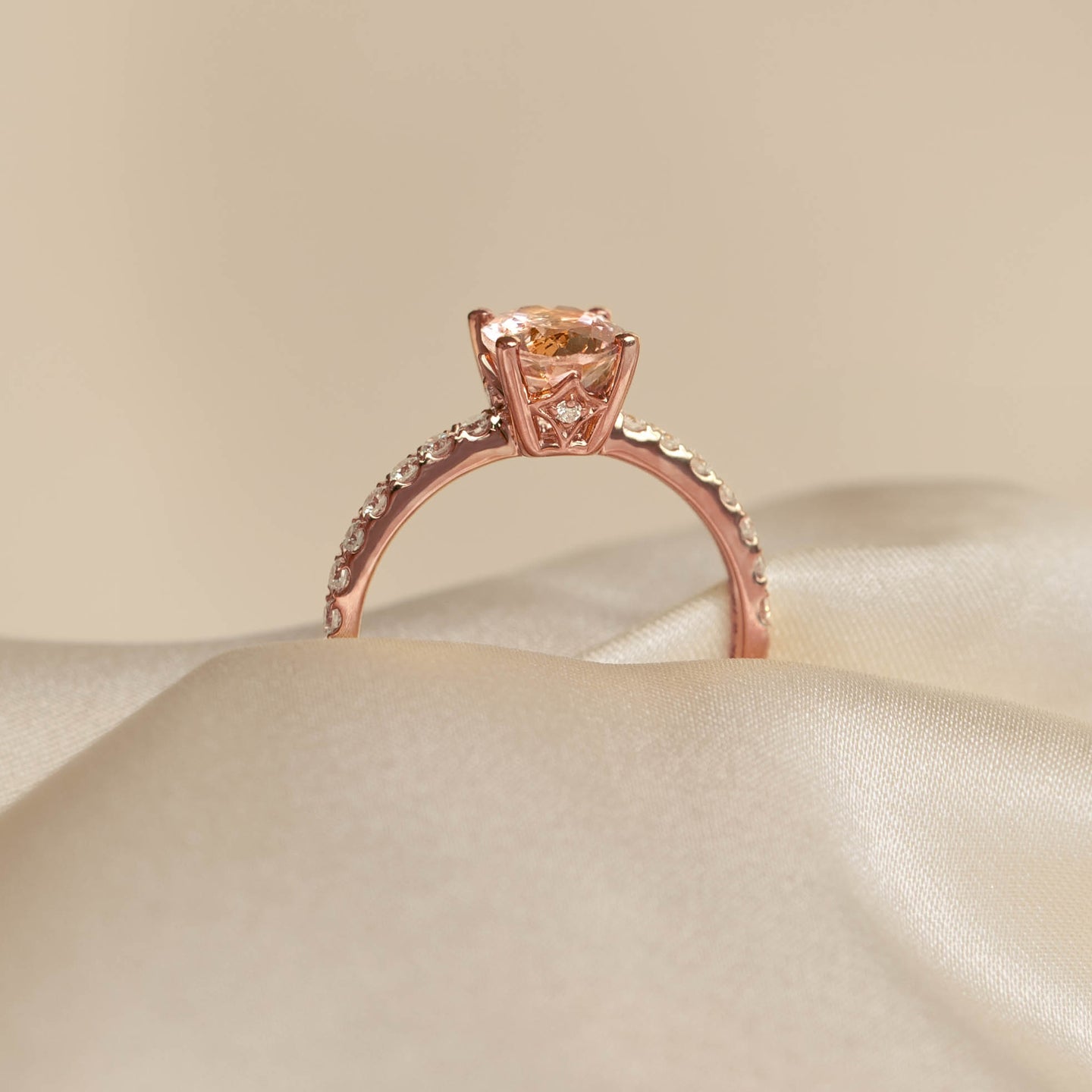 Oval Morganite and Diamond Ring Rose Gold - Minette